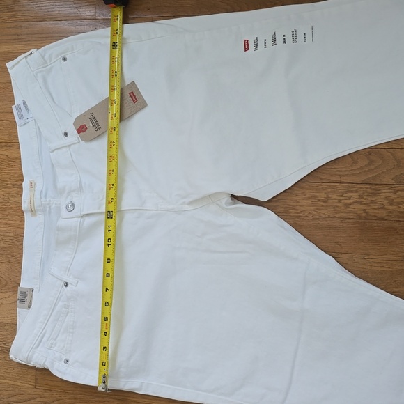 LEVIS BRAND WOMEN'S WHITE STRETCH JEANS SIZE 26W MEDIUM - Picture 10 of 13